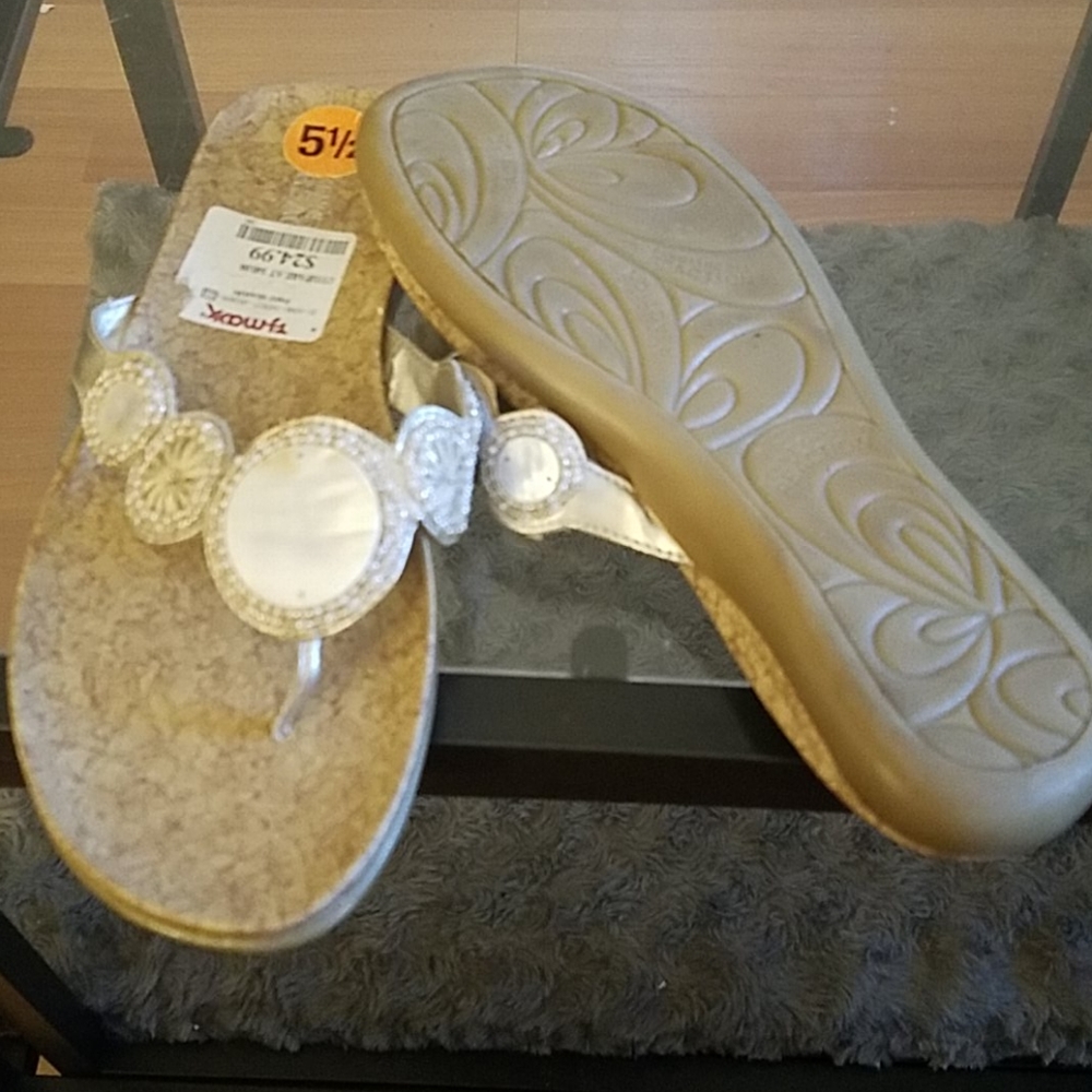 Sandals - Picture 3 of 5
